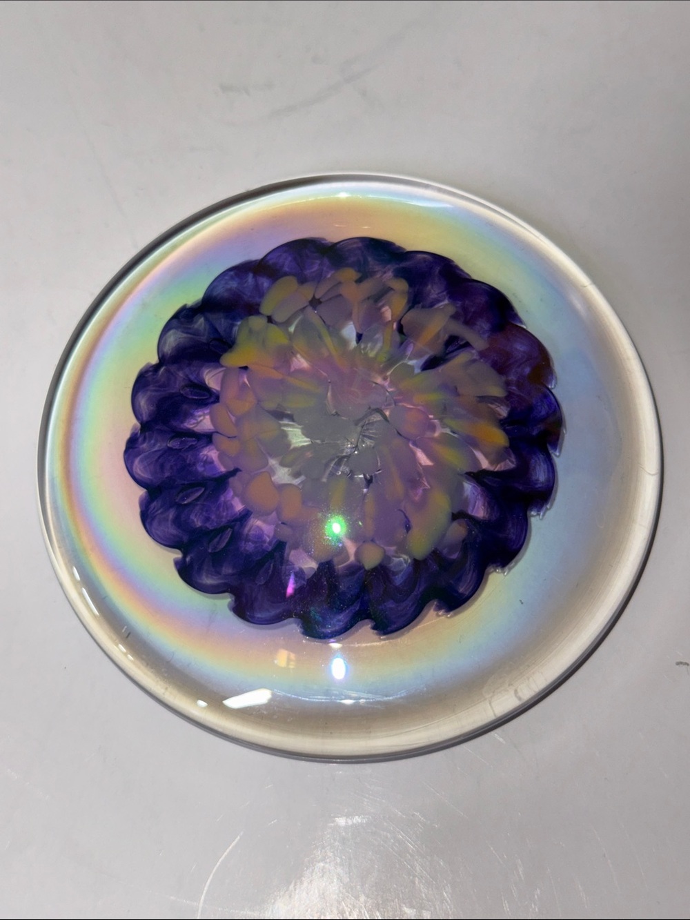 Paperweight flat Iridescent Purple Flower handblown 4.25” diameter signed gg 96